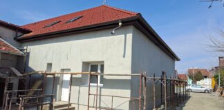 RADOVI NA OBNOVI DRUŠTVENOG DOMA U ADŽAMOVCIMA PRI KRAJU